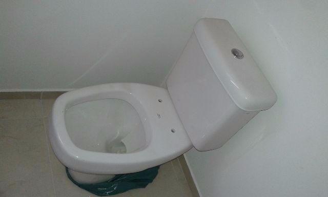 Vaso sanitário com caixa acoplada 6 litros Deca (Nova)