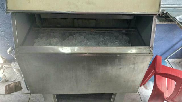 Máquina de gelo filtrado