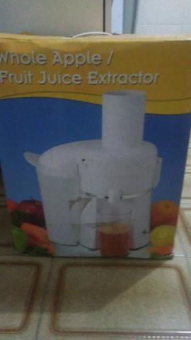 Extrator/espremedor de frutas