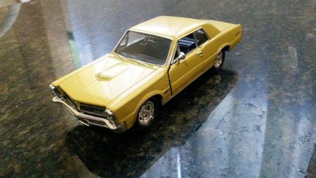Miniatura Chevrolet Pontiac GTO Ano  Welly - (Amarelo)