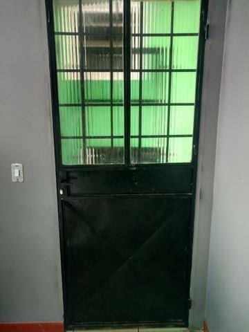Porta de ferro com vidro porta de entrada em otimo estado