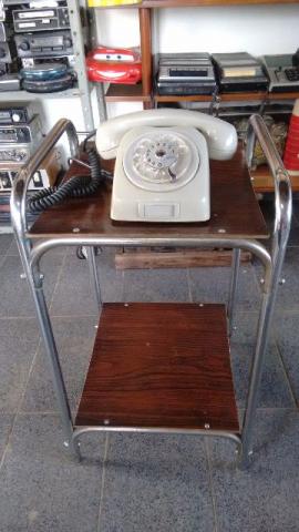 Telefone e mesinha Vintage
