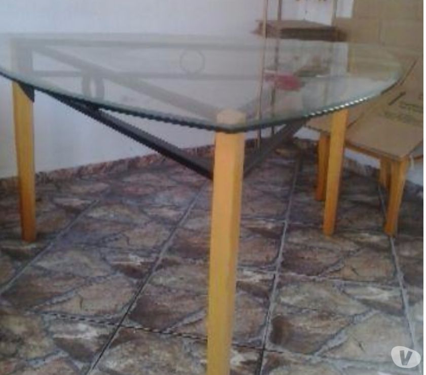 Mesa de jantar triangular