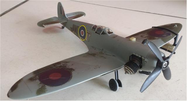 Aeromodelo Spitfire a combustão  Testors