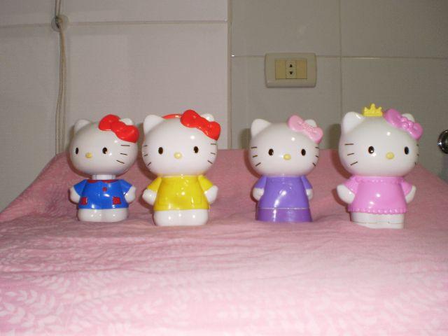 Hello kittys 8 bonecas