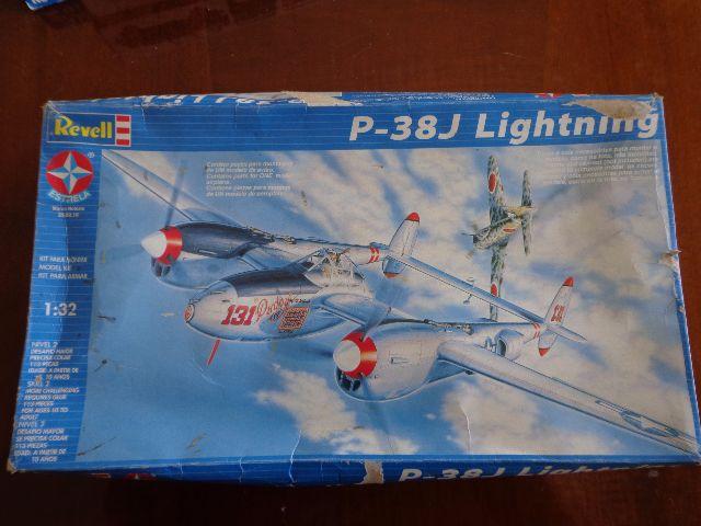 Kit Revell Estrela P-38 J Lightning Escala 1/32