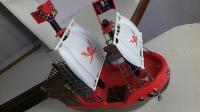 Navio de pirata brinquedo