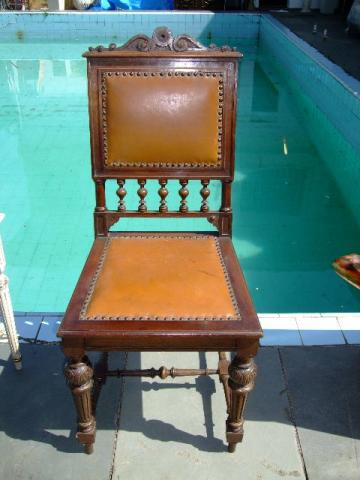 Cadeira estilo império em madeira de lei maciça Embuia