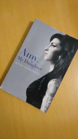 Livro - Amy - em inglês
