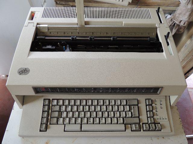 Maquina de Escrever Eletrica IBM 