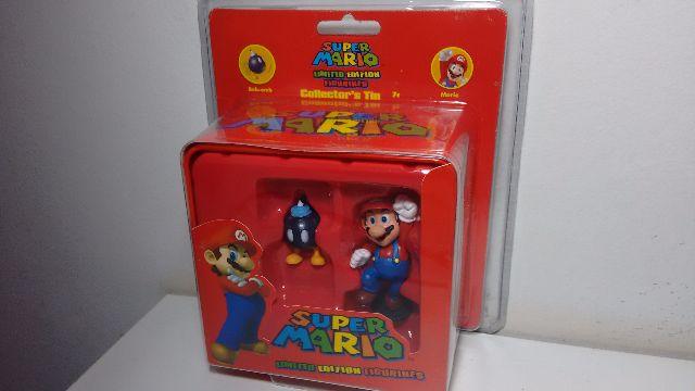 Super Mario - Boneco Mario E Bob-omb Figure C/ Lata