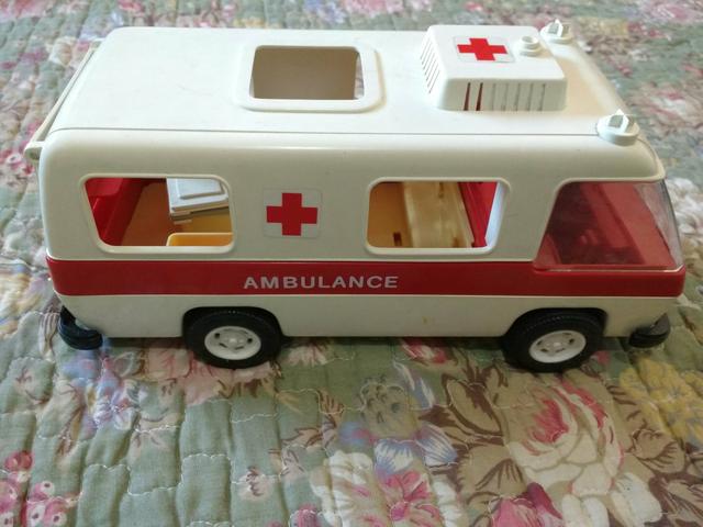 Ambulância Playmobil