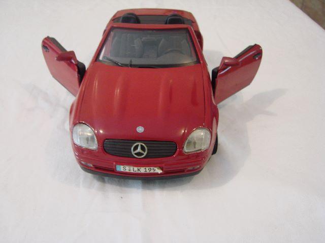 Mercedes Benz miniatura mod. SLK 230 escala 1:18