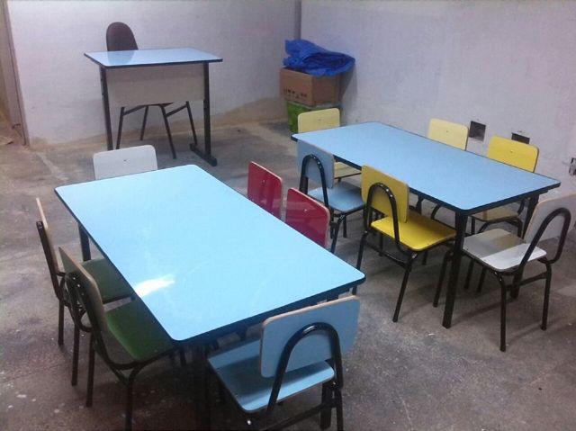 Mesa + 6 cadeiras infantil 3 a 5 anos fórmica colorida à