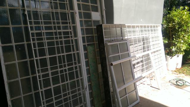 Portas e janelas de ferro e vidro