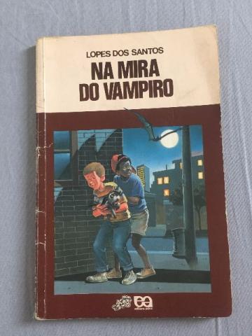 Livro Na Mira do Vampiro