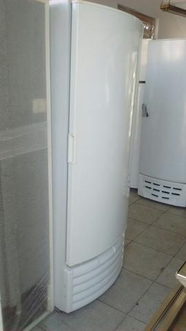 Freezer vertical porta cega dupla ação