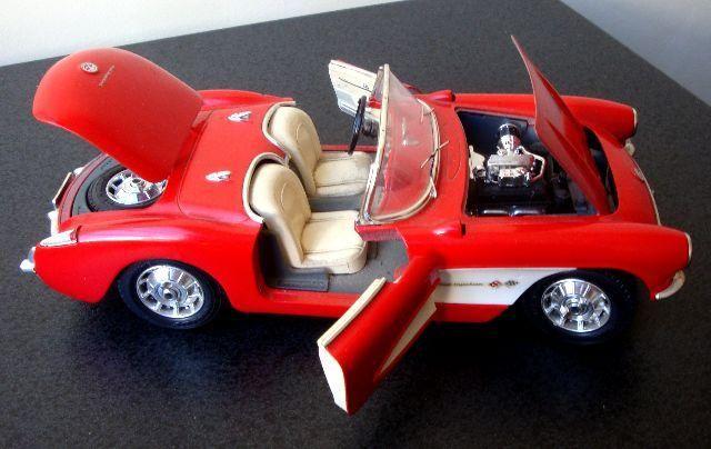 Miniatura Corvette Chevrolet  Vermelho e Branco