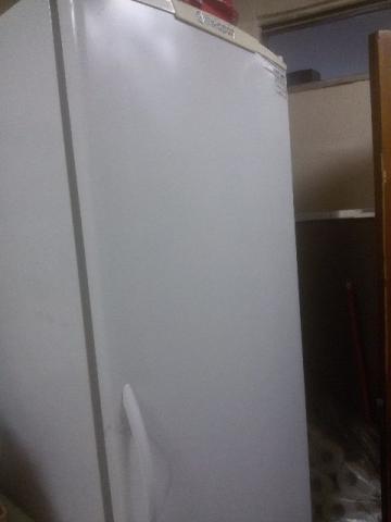 Refrigerador Vertical / Conservador