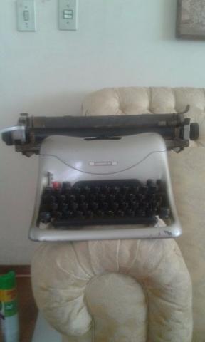 Maquina de escrever lexikon 80