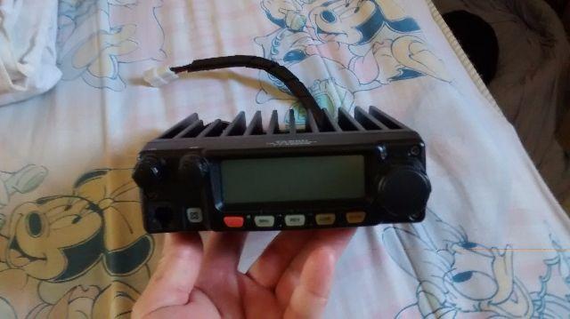 Radio Amador VHF Yaesu FTM