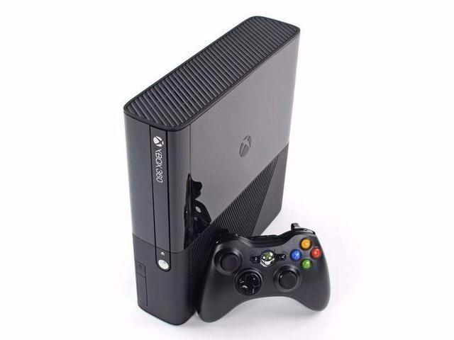Xbox 360 Super Slim + 1 Controle