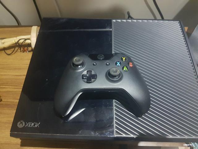 Xbox one com kinect 500gb + 3 jogos + controle e headset