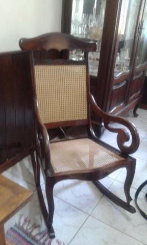 Cadeira de Balanço em Jacarandá
