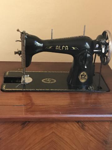 Maquina de costura AlFA