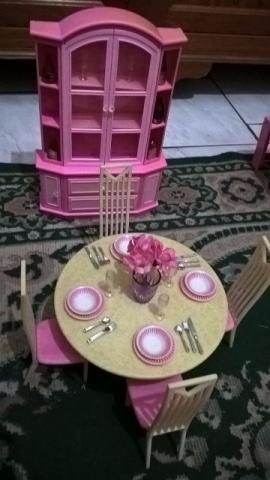 Sala de jantar casinha da Barbie