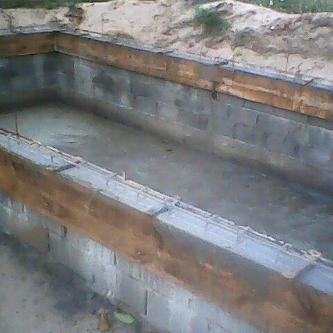Cisternas e reservatórios em tijolos de cimento ou concreto
