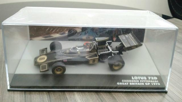 Miniatura F1 Lotus 72D Emerson Fittipaldi