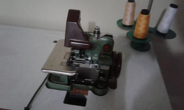 Máquina de costura /Overlock