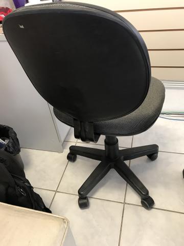 Cadeiras de escritório diversas