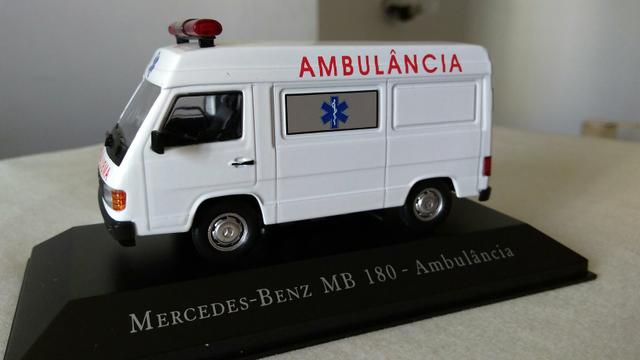 MB ambulância miniatura