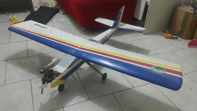 Aeromodelo Arrow hangar 9