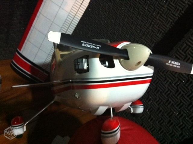 Aeromodelo Cessna 182 com motor 4T OS 72