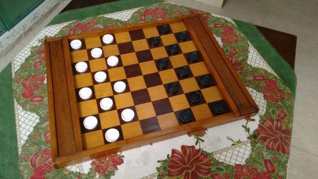 Jogo de dama ou xadrez com mais de 60 anos original