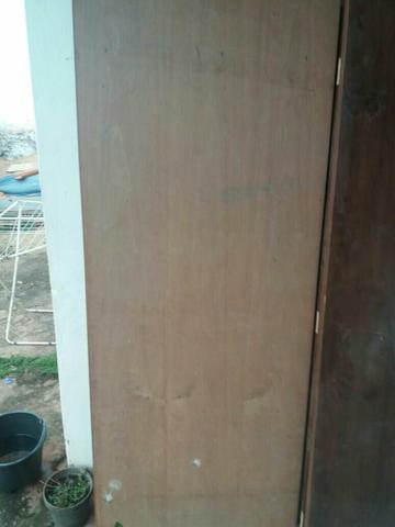 Porta de madeira de 80cm