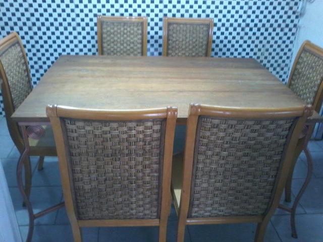 Mesa de jantar e 6 cadeiras
