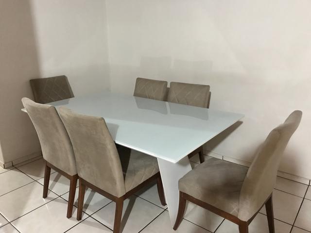 Mesa de jantar laca branca com 6 cadeiras estofadas