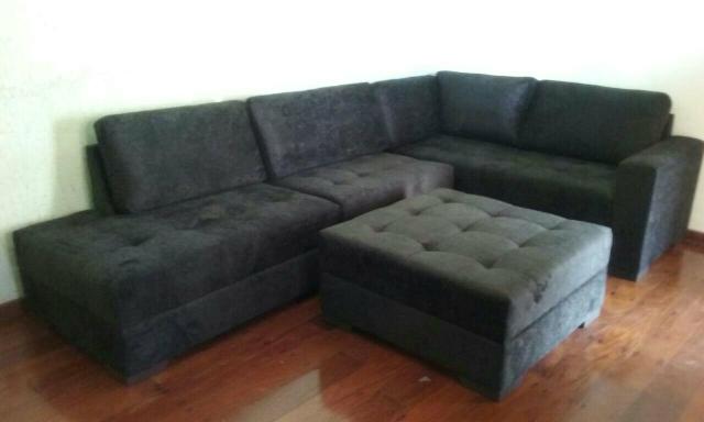 Sofa COM PUFF GRANDE LUXUOSO