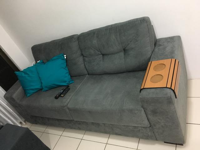 Vendo sofá semi-novo, apenas 2 meses de uso.