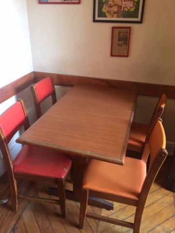 Lote de Mesas e cadeiras para Bar e Restaurante