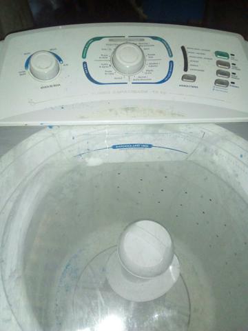 Compra se máquinas de lavar com defeito