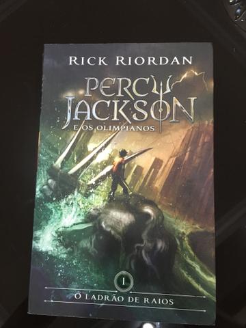 Livro Percy Jackson e o ladrão de raios