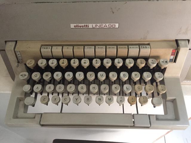 Máquina Datilografia Olivetti