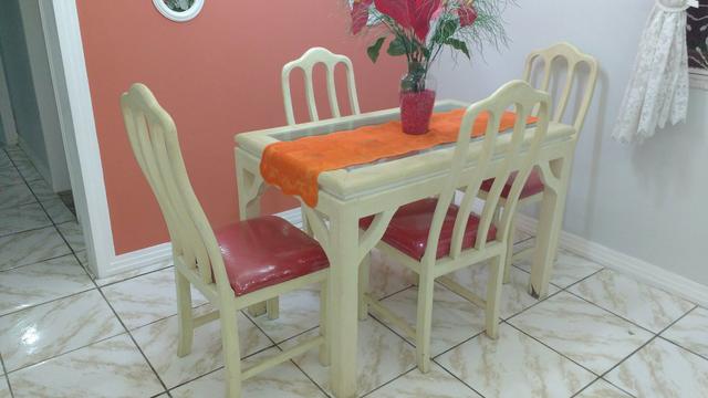 Mesa de jantar com 4 cadeiras madeira maciça