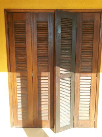 Porta madeira veneziana