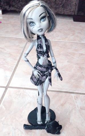 Boneca Frankie- Monster High Fuga da Ilha do Esqueleto